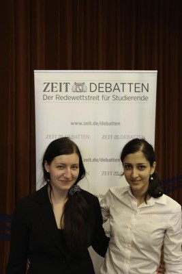 Siegerinnen der ZEIT DEBATTE Oberfranken: Marion Seiche und Pegah Maham (v.l.)